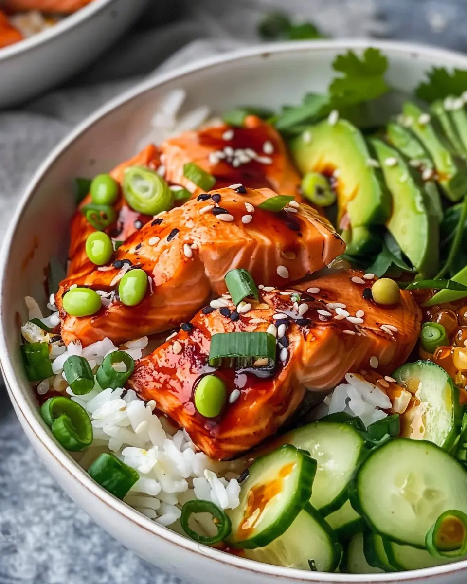 Honey Sriracha Salmon Bowls: Easy Weeknight Delight for Home Cooks
